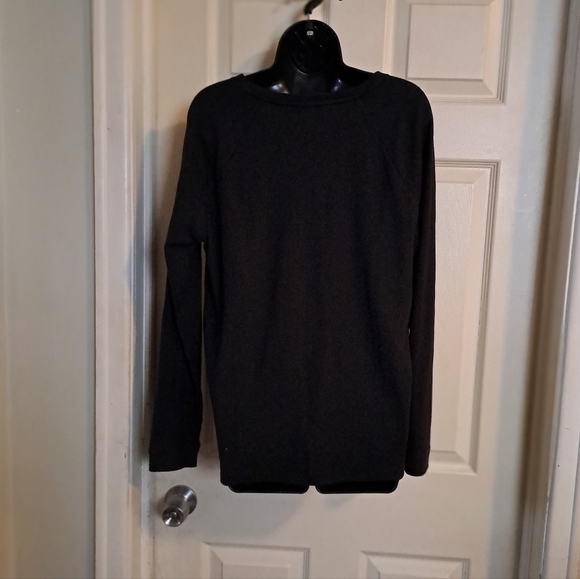 So Thermal large shirt 5/$25 - Picture 4 of 5